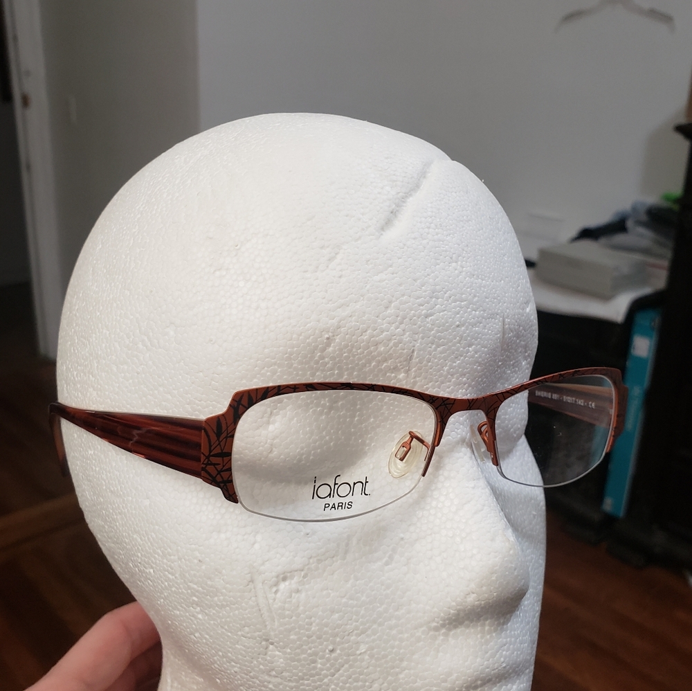 Designer eyeglass frames - Picture 4 of 4